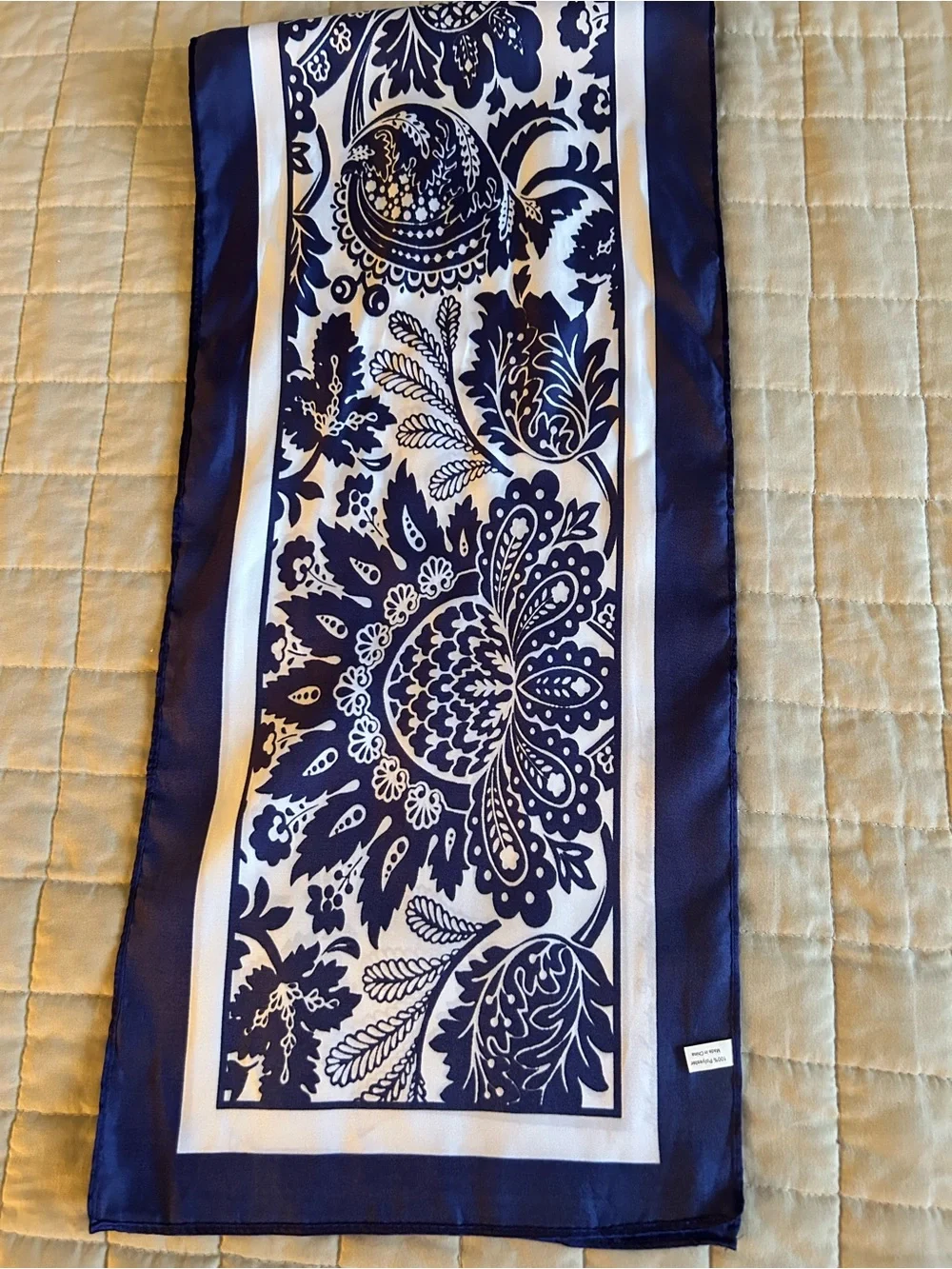 VTG DAR Silk-Feel Navy and White Paisley Scarf